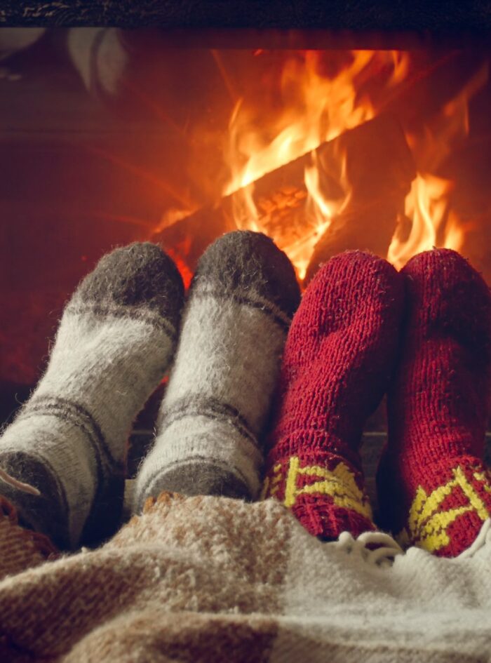 toned-photo-couple-feet-wearing-warm-socks-lying-blanket-by-burning-fireplace-scaled-1 toned-photo-couple-feet-wearing-warm-socks-lying-blanket-by-burning-fireplace-scaled-1